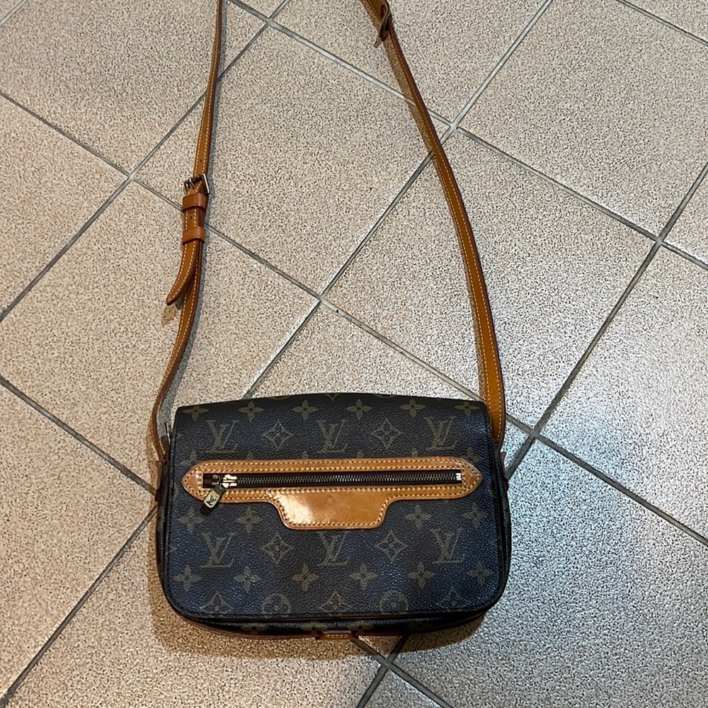 Crossbody bag